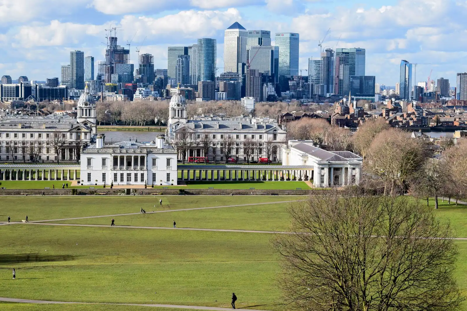 Online psychologist in Greenwich — a calm, everyday scene
